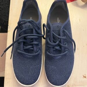 All Birds
Navy Blue Sneakers
Hardly worn
Size 8